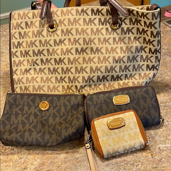 Michael Kors Handbags - Michael Kors lot